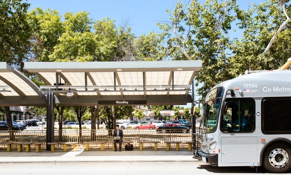 Kyoto transportation system including buses, subway access, IC card tap payment, bicycle rentals, and smartphone navigation for easy travel around the city.